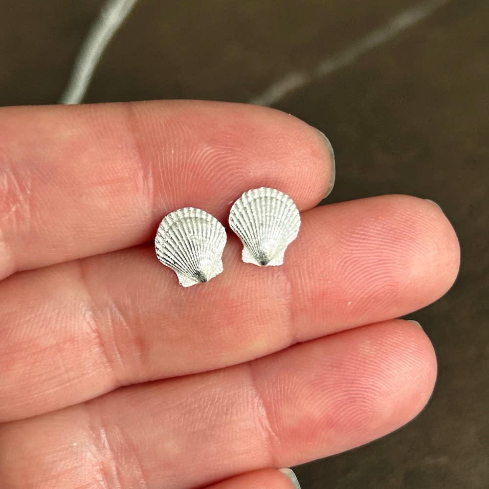 Silver Scallop Shell Earrings - Isle of Colonsay: Large
